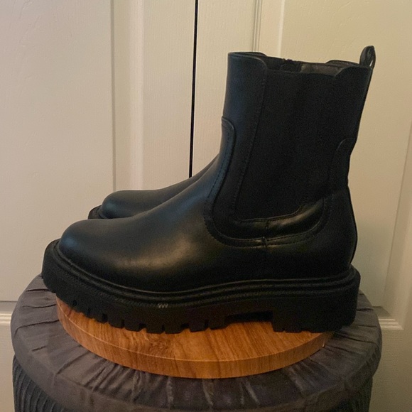 American Eagle Black Boots size 8 - Picture 1 of 6